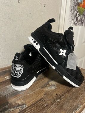 Louis Vuitton White LV Trainer Sneakers